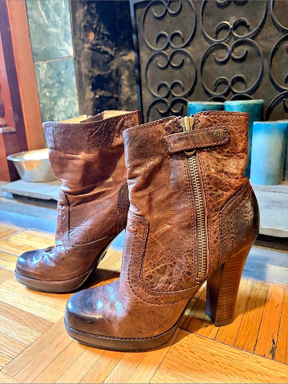 Frye Donna Snap Short heeled booties